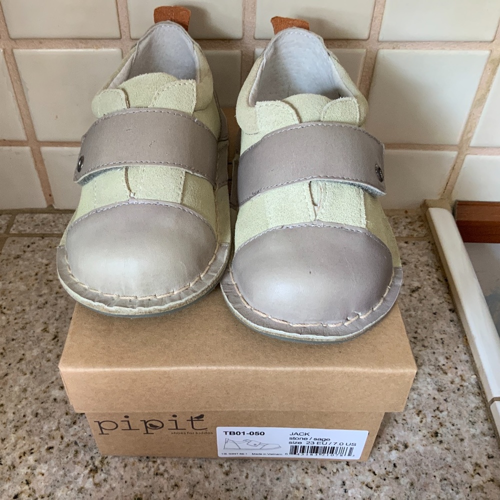 PIPIT “JACK’ Stone & Sage Boy’s Shoes Size 8